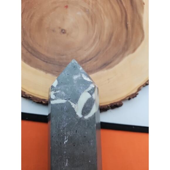 3.14lb 1000 Eye Jasper Quartz Tower 9in Tall Has Chip On Top - Picture 7 of 16